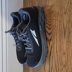 Altra Escalante running shoes sz 9.5